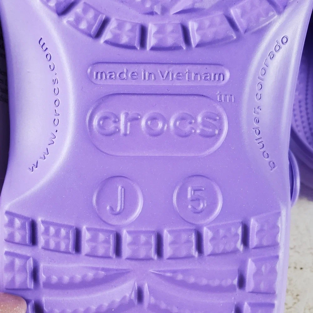 Crocs Classic Galaxy Clogs Kids Sz 5 J5 M Purple Round Toe Slip-On Slingback